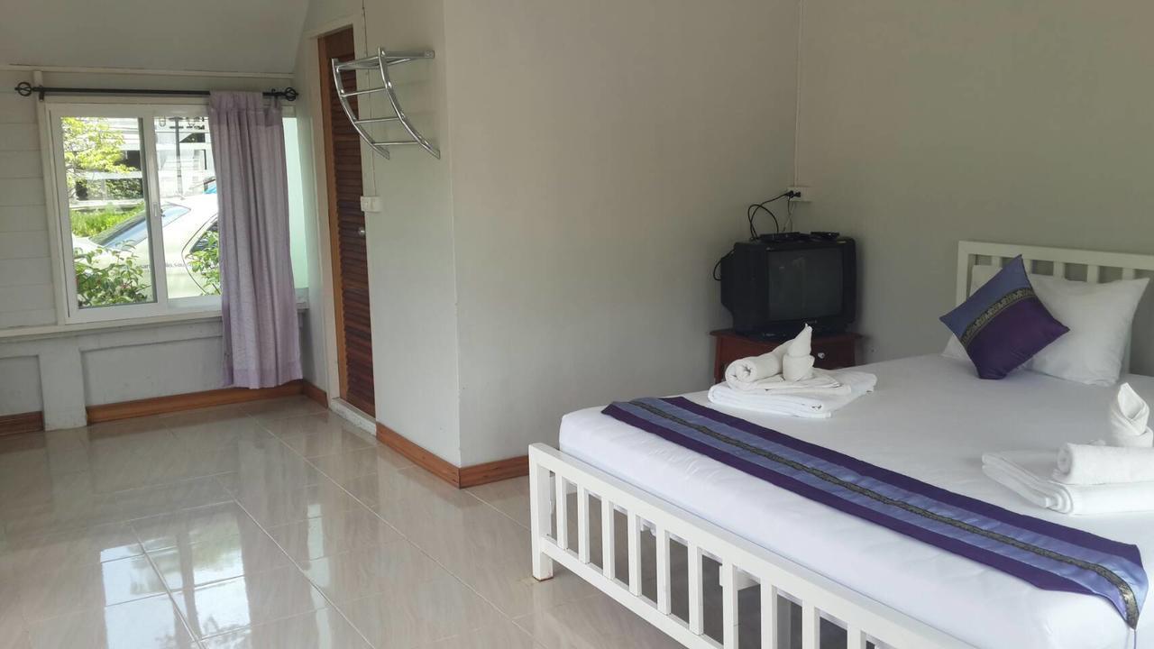 รตะธารา รีสอร์ท Ratathara Resort Bang Pakong Buitenkant foto